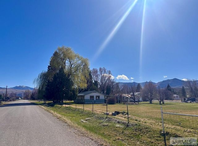 1 W Ute Road, Salmon, ID 83467