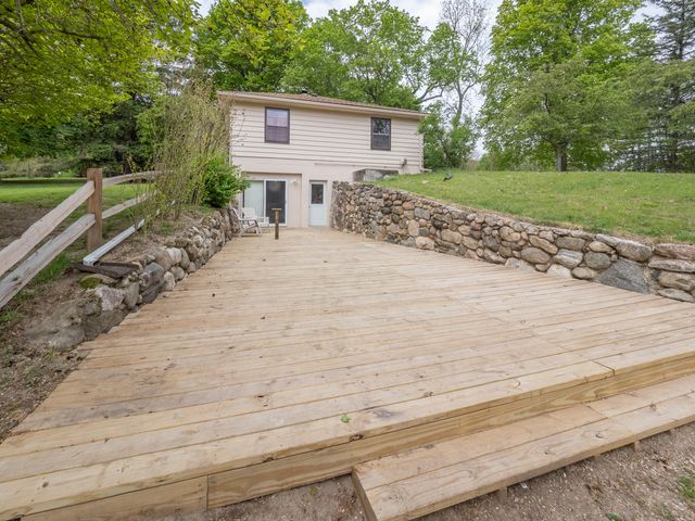 59021 County Road 215, Lawrence, MI 49064