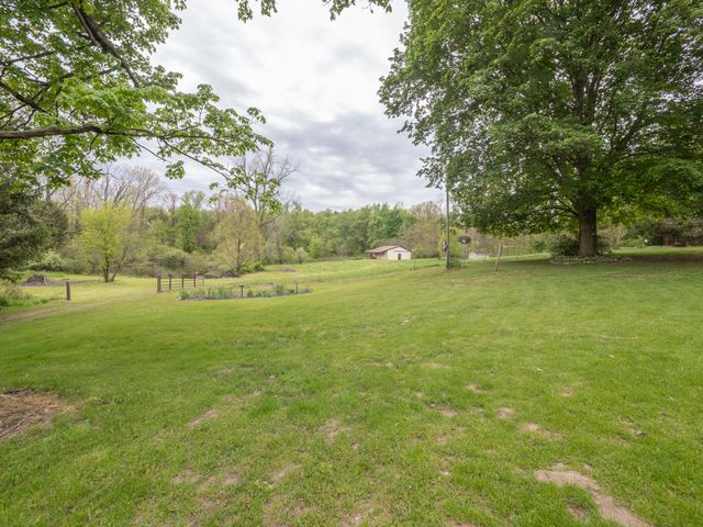 59021 County Road 215, Lawrence, MI 49064