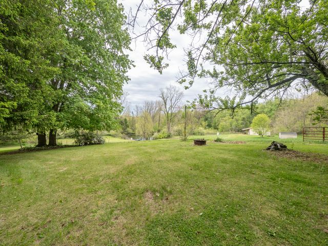 59021 County Road 215, Lawrence, MI 49064