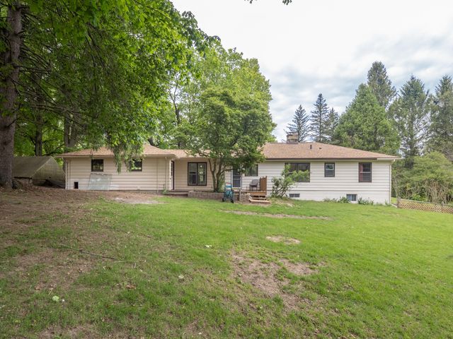 59021 County Road 215, Lawrence, MI 49064