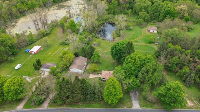 59021 County Road 215, Lawrence, MI 49064