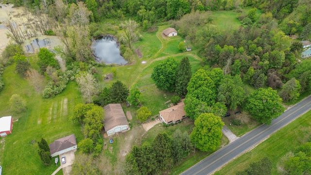 59021 County Road 215, Lawrence, MI 49064