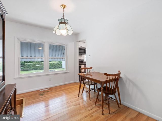 5 MYERS RD, Newark, DE 19713