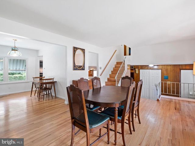 5 MYERS RD, Newark, DE 19713