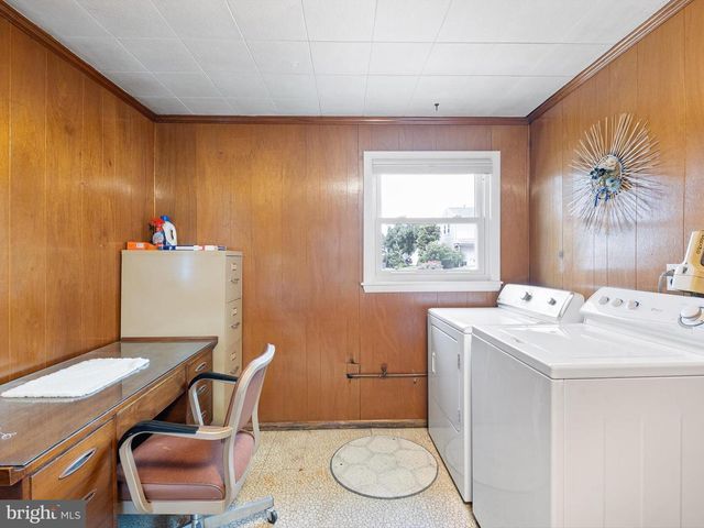 5 MYERS RD, Newark, DE 19713