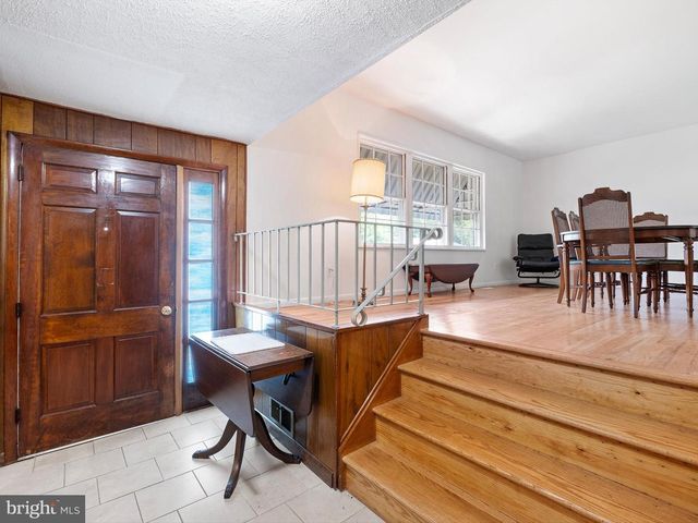 5 MYERS RD, Newark, DE 19713