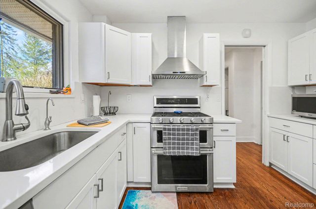 7250 Cedarcroft Lane, West Bloomfield Charter Township, MI 48322