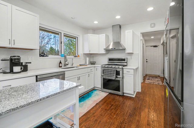 7250 Cedarcroft Lane, West Bloomfield Charter Township, MI 48322