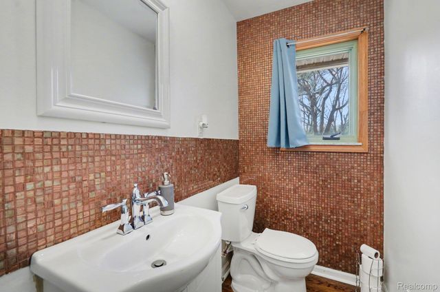 7250 Cedarcroft Lane, West Bloomfield Charter Township, MI 48322