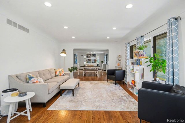 7250 Cedarcroft Lane, West Bloomfield Charter Township, MI 48322