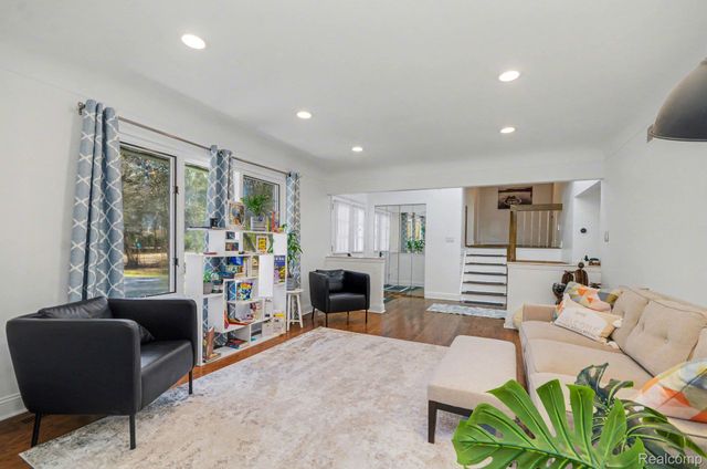 7250 Cedarcroft Lane, West Bloomfield Charter Township, MI 48322