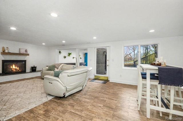 7250 Cedarcroft Lane, West Bloomfield Charter Township, MI 48322