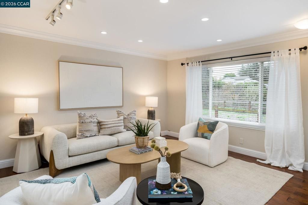 Image 6 of property listing at 182 182 Lawnview Circle, Danville, CA 94526