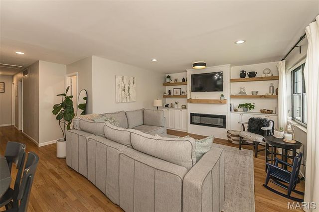 7032 Lansdowne Avenue, St Louis, MO 63109