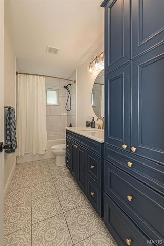 7032 Lansdowne Avenue, St Louis, MO 63109