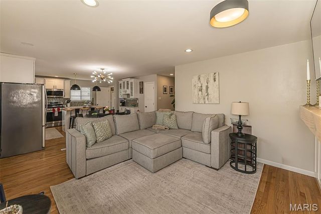 7032 Lansdowne Avenue, St Louis, MO 63109