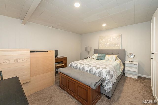 7032 Lansdowne Avenue, St Louis, MO 63109
