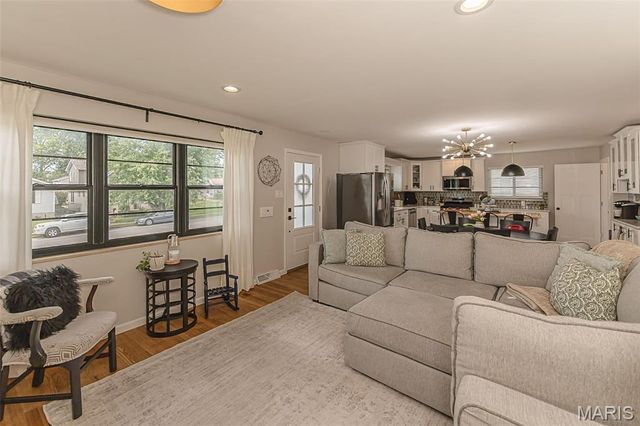 7032 Lansdowne Avenue, St Louis, MO 63109