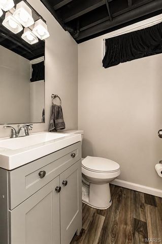 7032 Lansdowne Avenue, St Louis, MO 63109