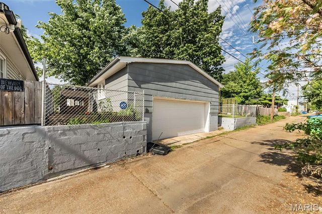 7032 Lansdowne Avenue, St Louis, MO 63109