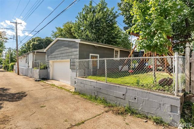 7032 Lansdowne Avenue, St Louis, MO 63109