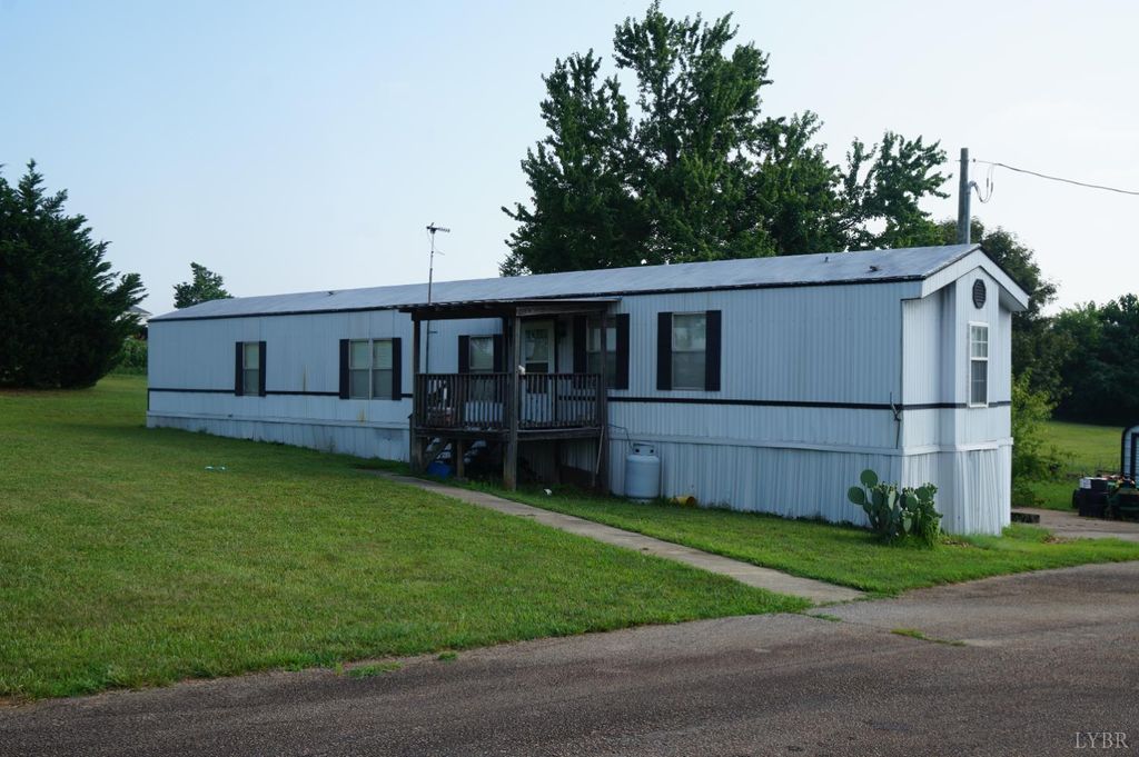 Image 1 of property listing at 1472 Emery Road, Chatham, VA 24531