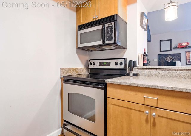 2798 Davison Avenue, Auburn Hills, MI 48326
