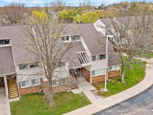 2798 Davison Avenue, Auburn Hills, MI 48326
