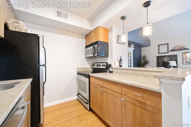 2798 Davison Avenue, Auburn Hills, MI 48326