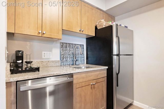 2798 Davison Avenue, Auburn Hills, MI 48326