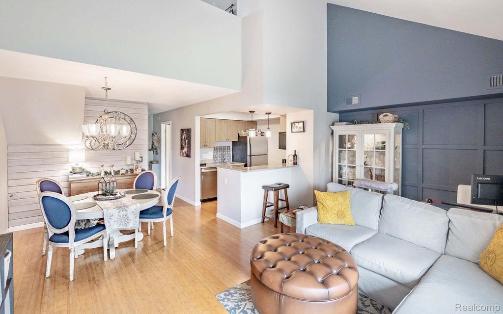 2798 Davison Avenue, Auburn Hills, MI 48326