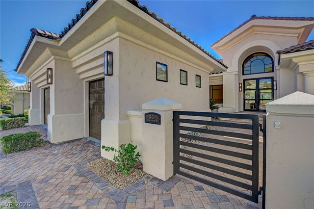 1900 Glenview Drive, Las Vegas, NV 89134