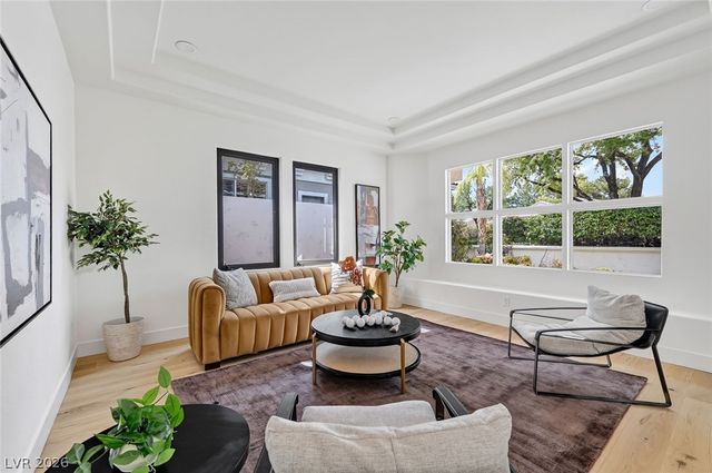 1900 Glenview Drive, Las Vegas, NV 89134
