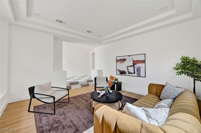 1900 Glenview Drive, Las Vegas, NV 89134