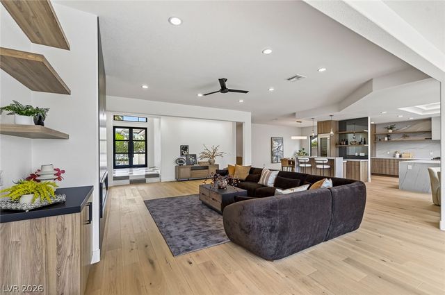 1900 Glenview Drive, Las Vegas, NV 89134