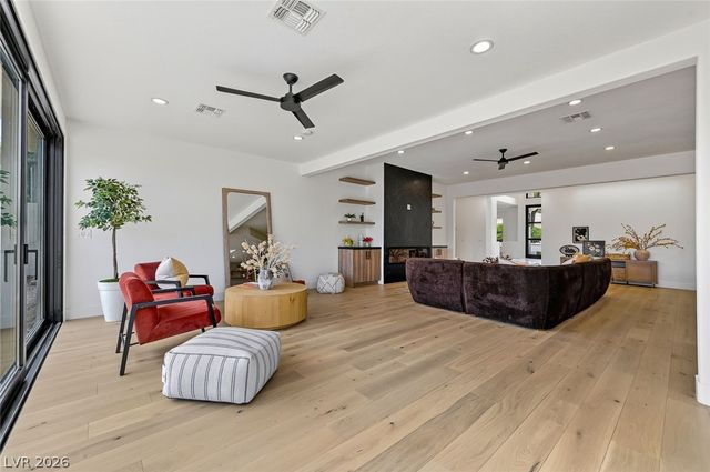 1900 Glenview Drive, Las Vegas, NV 89134