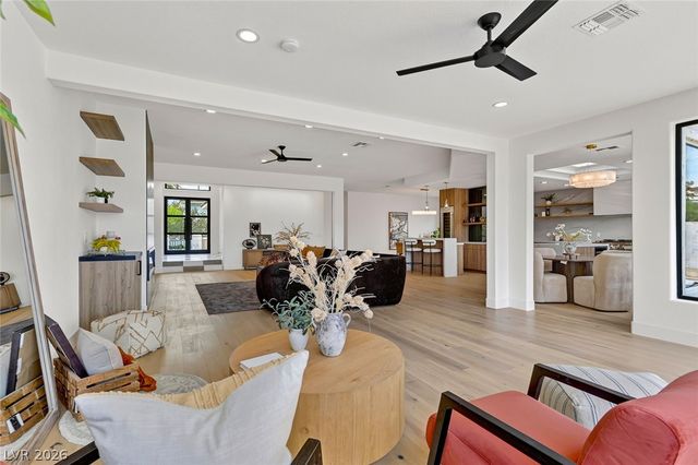 1900 Glenview Drive, Las Vegas, NV 89134