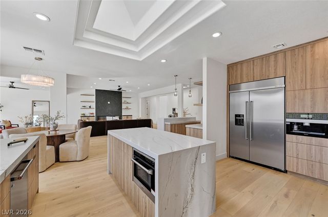 1900 Glenview Drive, Las Vegas, NV 89134