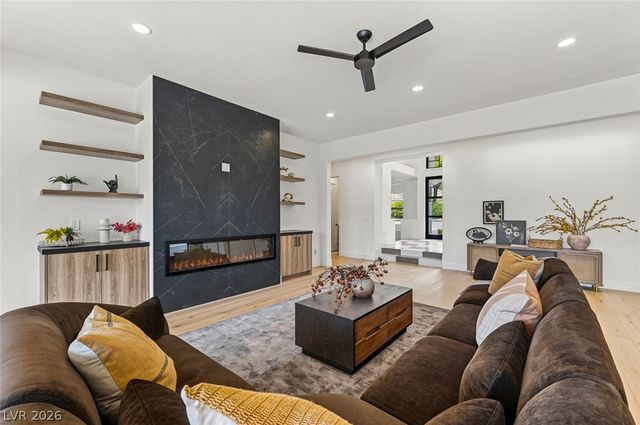 1900 Glenview Drive, Las Vegas, NV 89134