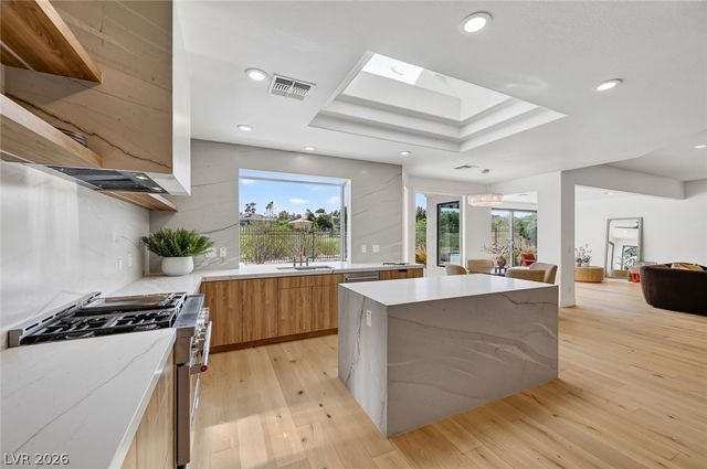 1900 Glenview Drive, Las Vegas, NV 89134