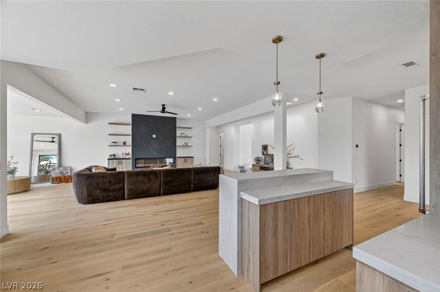 1900 Glenview Drive, Las Vegas, NV 89134