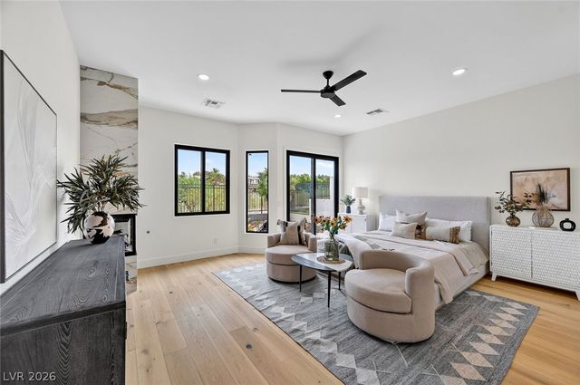 1900 Glenview Drive, Las Vegas, NV 89134