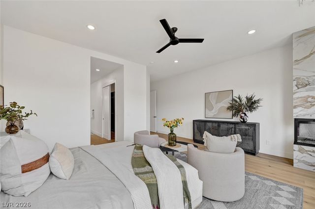 1900 Glenview Drive, Las Vegas, NV 89134