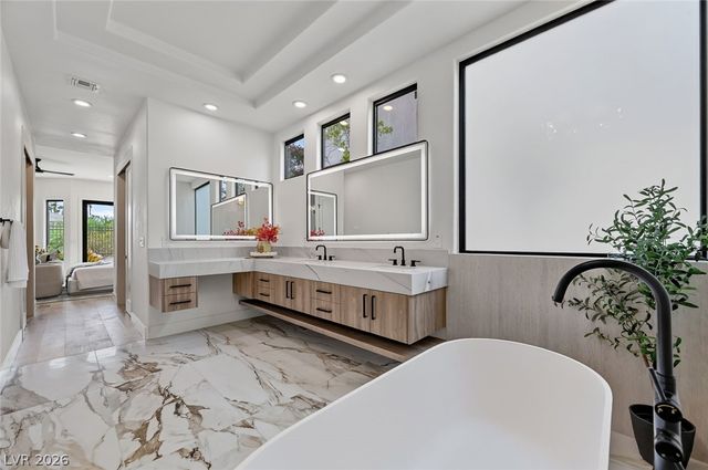 1900 Glenview Drive, Las Vegas, NV 89134