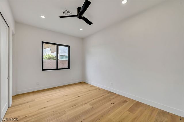 1900 Glenview Drive, Las Vegas, NV 89134