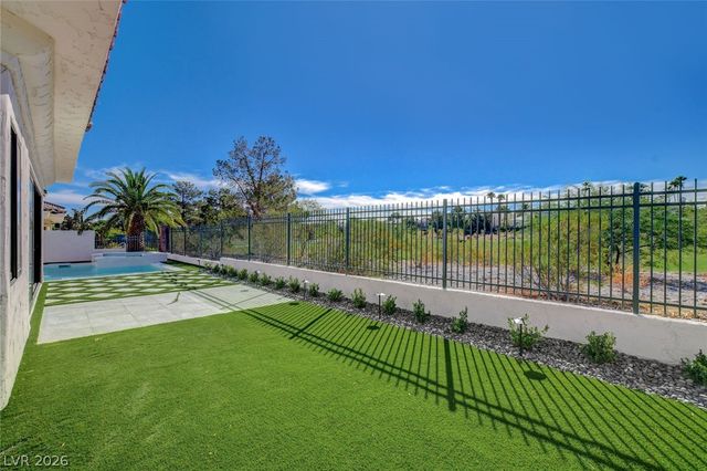 1900 Glenview Drive, Las Vegas, NV 89134