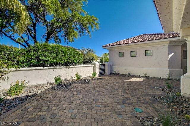 1900 Glenview Drive, Las Vegas, NV 89134