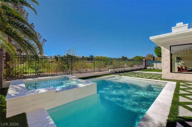 1900 Glenview Drive, Las Vegas, NV 89134