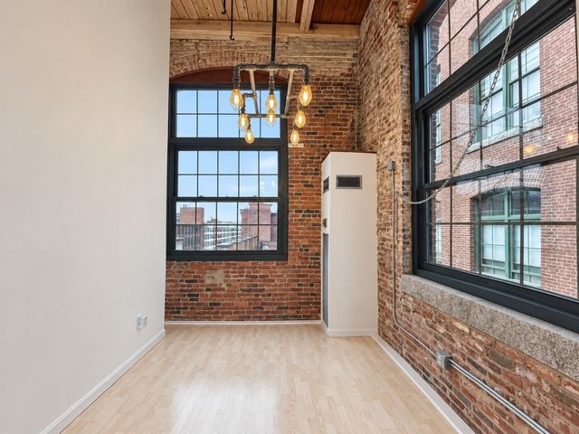 200 Market St 29A, Lowell, MA 01852